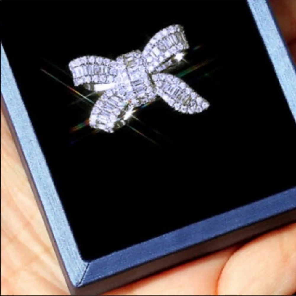 💯 NEW BAGUETTE BOW 925 STERLING SILVER DIAMOND RING, CUTE RING, SHINY RING. - Picture 5 of 6